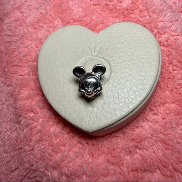 Minnie and Mickey Pandora Charms - Picture 6 of 8
